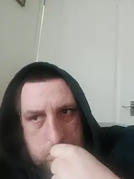 Snapshot of HE-M123 chatting on 02/19/25, 11:28 HE-M123 online show from 02/19/25, 11:28