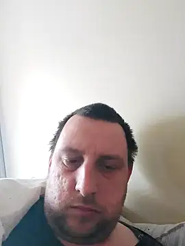 Snapshot of HE-M123 chatting on 03/03/25, 10:06 HE-M123 online show from 03/03/25, 10:06