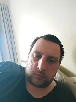 Snapshot of HE-M123 chatting on 03/04/25, 11:19 HE-M123 online show from 03/04/25, 11:19