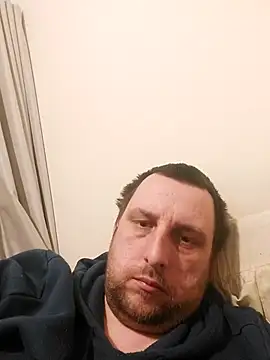 Snapshot of HE-M123 chatting on 03/09/25, 08:42 HE-M123 online show from 03/09/25, 08:42