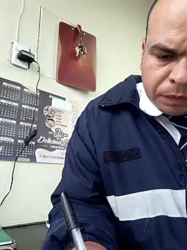 Snapshot of Camilo-31RI chatting on 05/29/26, 10:57 Camilo-31RI online show from 05/29/26, 10:57