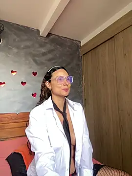 Snapshot of MafeeRoss chatting on 02/18/26, 05:42 MafeeRoss online show from 02/18/26, 05:42