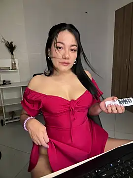 Snapshot of Abril10_ chatting on 12/15/24, 10:39 Abril10 online show from 12/15/24, 10:39