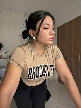 Snapshot of Abril10_ chatting on 03/14/25, 02:19 Abril10 online show from 03/14/25, 02:19