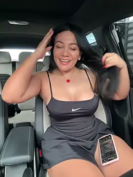 Snapshot of Abril10_ chatting on 11/24/25, 05:01 Abril10 online show from 11/24/25, 05:01