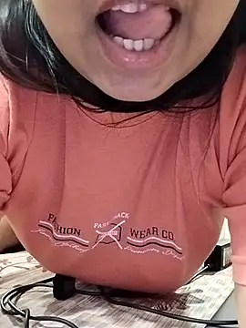 Snapshot of QueenHaryana chatting on 11/10/25, 08:30 QueenHaryana online show from 11/10/25, 08:30