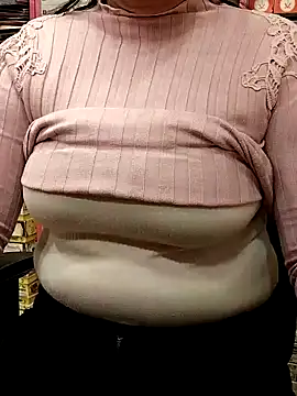 Snapshot of QueenHaryana chatting on 11/17/25, 12:22 QueenHaryana online show from 11/17/25, 12:22