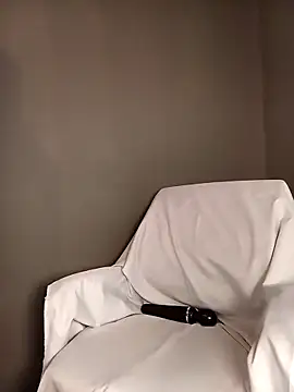 lisa larry88 online show from 02/15/26, 07:51