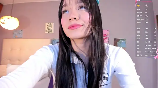 Snapshot of Maia_W10 chatting on 05/11/26, 12:22 Maia W10 online show from 05/11/26, 12:22