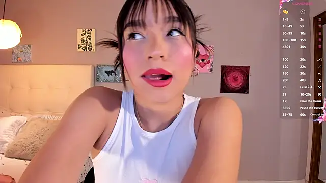 Snapshot of Maia_W10 chatting on 06/01/26, 12:18 Maia W10 online show from 06/01/26, 12:18