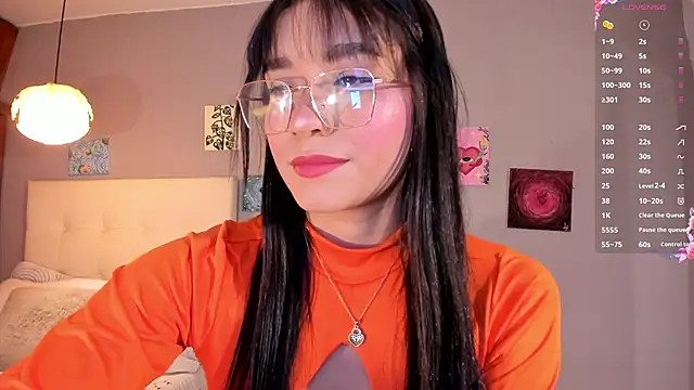 Snapshot of Maia_W10 chatting on 06/02/26, 12:18 Maia W10 online show from 06/02/26, 12:18