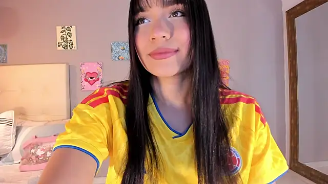 Snapshot of Maia_W10 chatting on 06/23/26, 12:14 Maia W10 online show from 06/23/26, 12:14