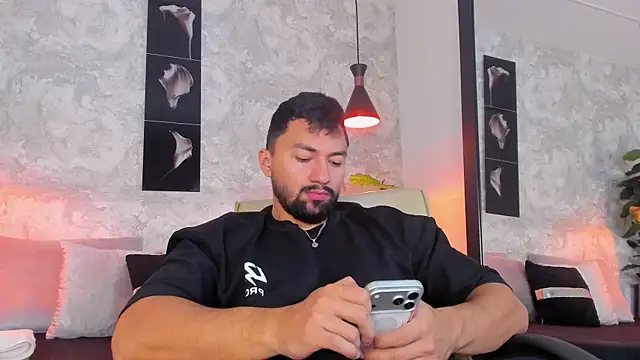 Regan   online show from 12/03/25, 01:24