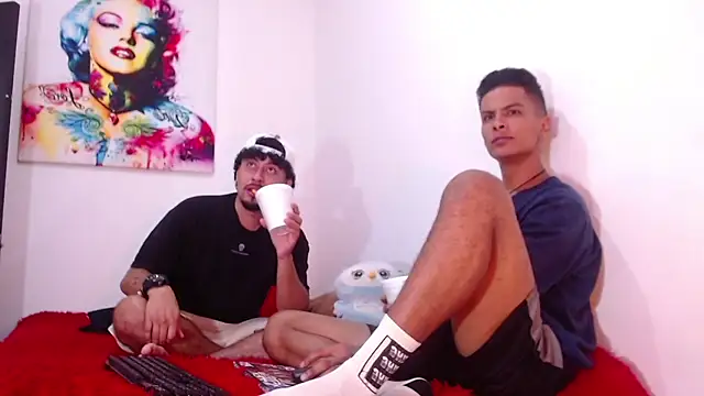 Snapshot of enjoy_vibes chatting on 11/07/25, 04:45 enjoy vibes online show from 11/07/25, 04:45