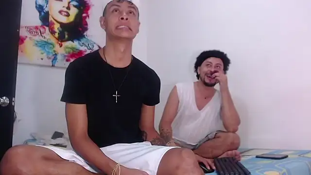 Snapshot of enjoy_vibes chatting on 11/27/25, 01:18 enjoy vibes online show from 11/27/25, 01:18