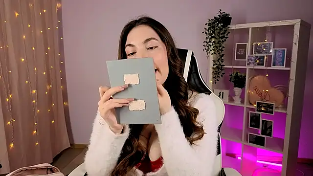 MelissaLovvv online show from 10/13/25, 04:01