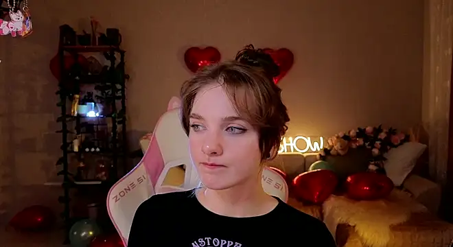 Snapshot of -Kottyaa- chatting on 02/24/25, 10:25 -Kottyaa- online show from 02/24/25, 10:25