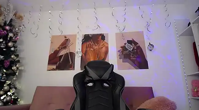 Snapshot of catalinapalencia chatting on 12/11/24, 10:27 catalinapalencia online show from 12/11/24, 10:27