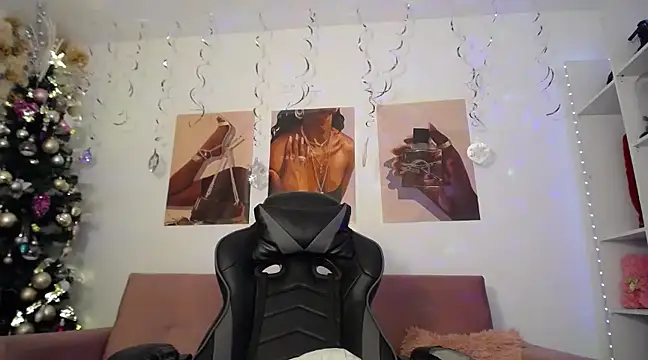 Snapshot of catalinapalencia chatting on 12/14/24, 11:12 catalinapalencia online show from 12/14/24, 11:12