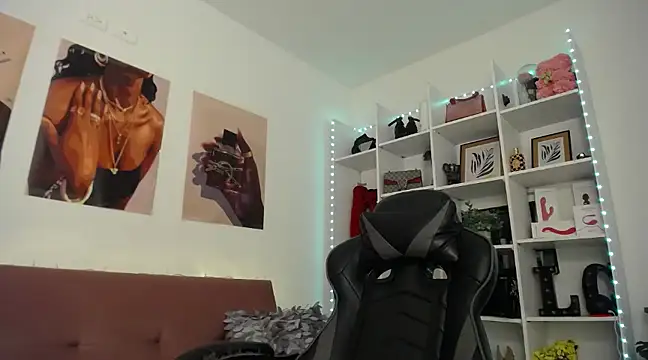 Snapshot of catalinapalencia chatting on 01/07/25, 12:03 catalinapalencia online show from 01/07/25, 12:03