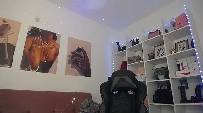 Snapshot of catalinapalencia chatting on 02/14/25, 06:51 catalinapalencia online show from 02/14/25, 06:51