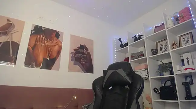 Snapshot of catalinapalencia chatting on 02/22/25, 06:41 catalinapalencia online show from 02/22/25, 06:41