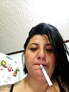 Snapshot of AngeleRoux chatting on 11/05/25, 04:01 AngeleRoux online show from 11/05/25, 04:01