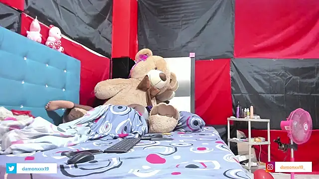 Snapshot of daamonxxx19 chatting on 03/09/25, 02:39 daamonxxx19 online show from 03/09/25, 02:39