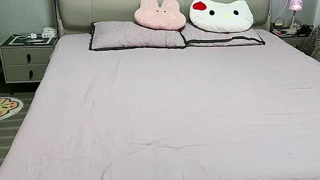 Fairy-HF online show from 10/24/25, 02:02