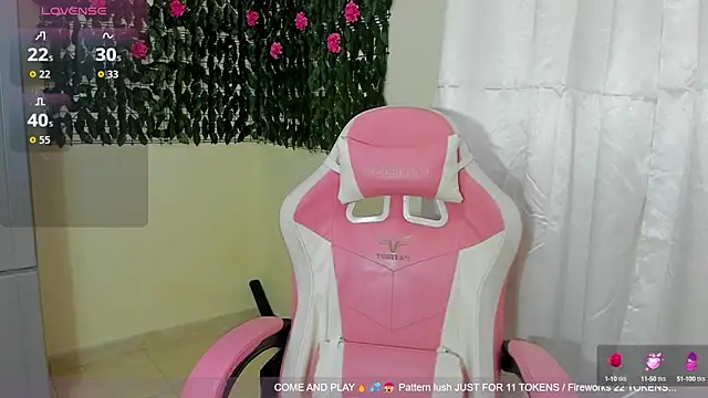 Snapshot of sweetieandjuicyy chatting on 09/11/25, 03:56 sweetieandjuicyy online show from 09/11/25, 03:56