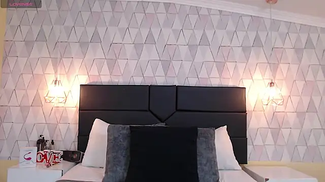 JustinePerry online show from 02/04/25, 04:15