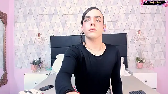 JustinePerry online show from 05/13/26, 03:59