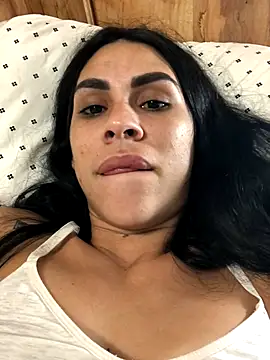 Snapshot of hotroommates chatting on 11/24/25, 03:39 hotroommates online show from 11/24/25, 03:39