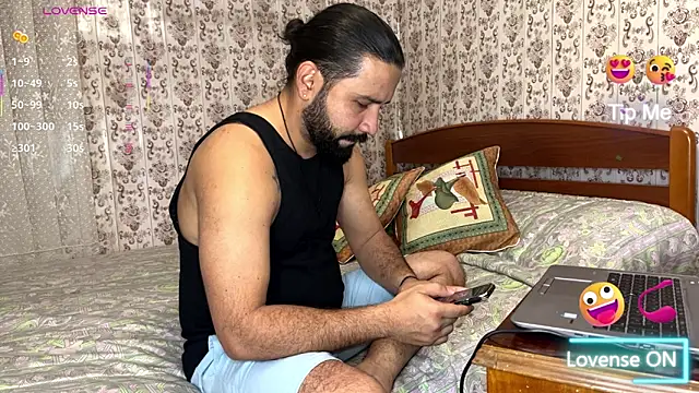 Snapshot of beardken chatting on 05/09/26, 11:15 beardken online show from 05/09/26, 11:15