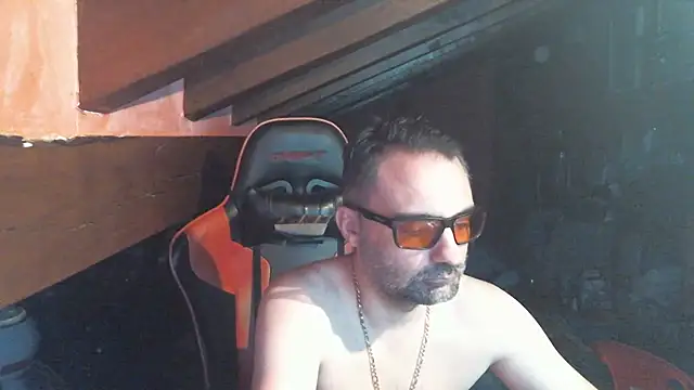 Snapshot of 6996horus chatting on 09/15/25, 05:18 6996horus online show from 09/15/25, 05:18