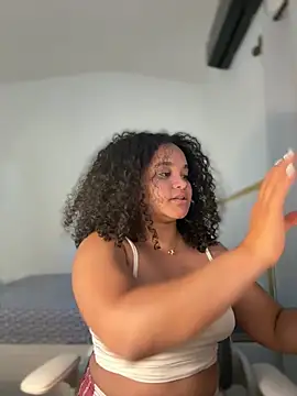 Snapshot of Lucy_wilson5 chatting on 03/09/26, 02:37 Lucy wilson5 online show from 03/09/26, 02:37