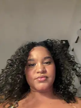 Snapshot of Lucy_wilson5 chatting on 04/20/26, 02:25 Lucy wilson5 online show from 04/20/26, 02:25