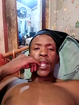 Snapshot of Dickson700 chatting on 12/15/24, 11:53 Dickson700 online show from 12/15/24, 11:53