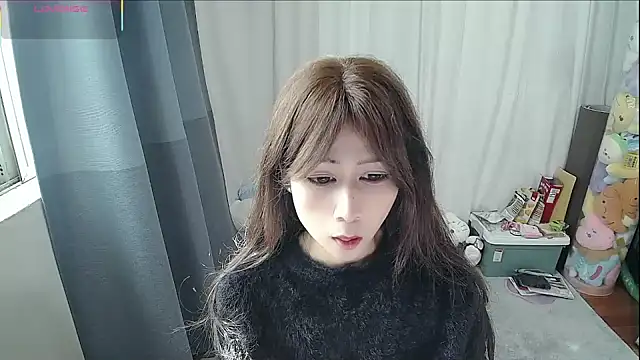 Snapshot of CN-Doudou chatting on 12/15/25, 02:49 CN-Doudou online show from 12/15/25, 02:49