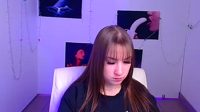 Snapshot of Evelina_GG chatting on 12/10/24, 12:27 Evelina GG online show from 12/10/24, 12:27