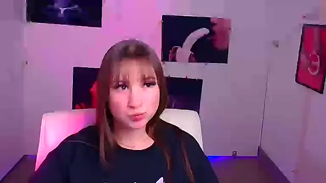 Snapshot of Evelina_GG chatting on 12/10/24, 04:17 Evelina GG online show from 12/10/24, 04:17