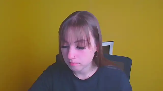 Snapshot of Evelina_GG chatting on 12/16/24, 06:32 Evelina GG online show from 12/16/24, 06:32