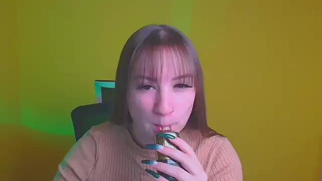 Snapshot of Evelina_GG chatting on 12/17/24, 09:28 Evelina GG online show from 12/17/24, 09:28