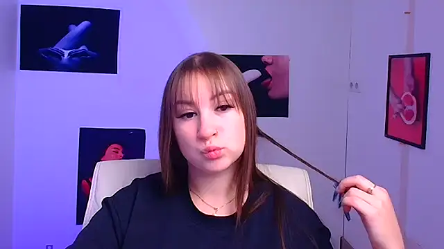 Snapshot of Evelina_GG chatting on 12/24/24, 06:33 Evelina GG online show from 12/24/24, 06:33