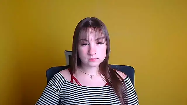 Snapshot of Evelina_GG chatting on 01/04/25, 01:10 Evelina GG online show from 01/04/25, 01:10
