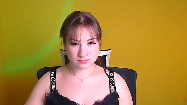 Snapshot of Evelina_GG chatting on 01/05/25, 04:27 Evelina GG online show from 01/05/25, 04:27