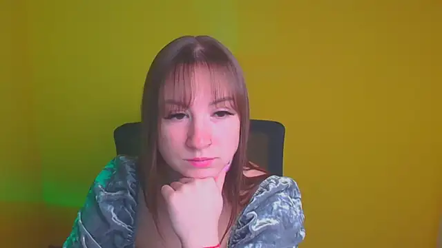 Snapshot of Evelina_GG chatting on 01/17/25, 03:43 Evelina GG online show from 01/17/25, 03:43