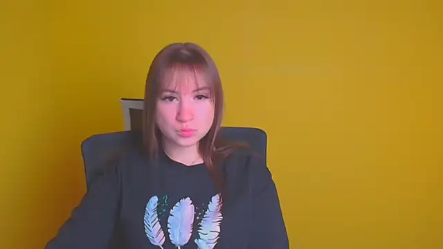 Snapshot of Evelina_GG chatting on 01/20/25, 06:31 Evelina GG online show from 01/20/25, 06:31
