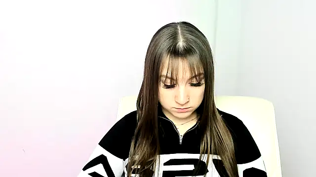 Snapshot of Evelina_GG chatting on 01/28/25, 12:22 Evelina GG online show from 01/28/25, 12:22