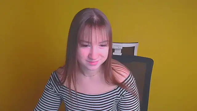 Snapshot of Evelina_GG chatting on 02/05/25, 06:35 Evelina GG online show from 02/05/25, 06:35